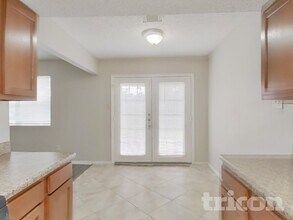 1911 Deaf Smith Dr in Richmond, TX - Foto de edificio - Building Photo