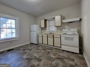 160 N Broad St in Winder, GA - Building Photo - Building Photo