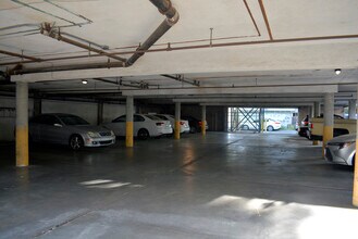 230 A St, Unit Standard Unit in Davis, CA - Foto de edificio - Building Photo