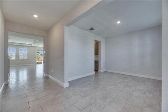 182 Mangrove Manor Dr in Apollo Beach, FL - Building Photo - Building Photo