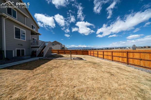 10832 Matta Dr, Unit Master room w bathroom in Colorado Springs, CO - Foto de edificio - Building Photo