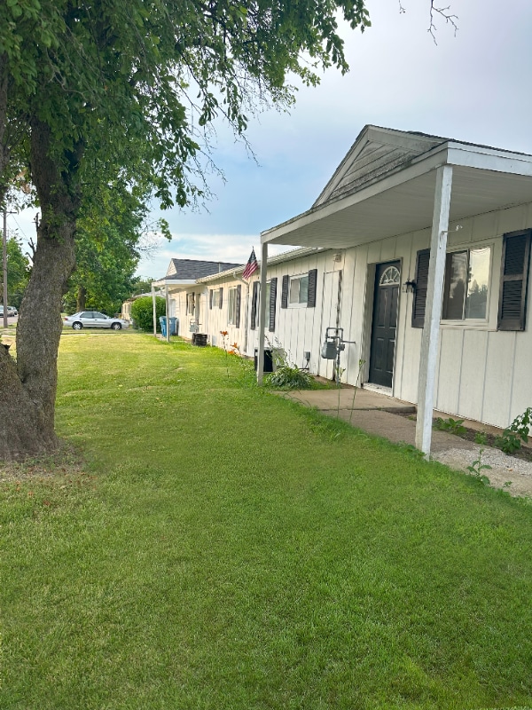 2002 Shaw Ave in Peru, IN - Foto de edificio - Building Photo