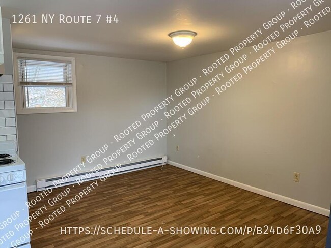 1261 NY-7 in Troy, NY - Building Photo - Building Photo