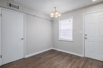 Crescent Ridge Apartments in Tifton, GA - Foto de edificio - Interior Photo