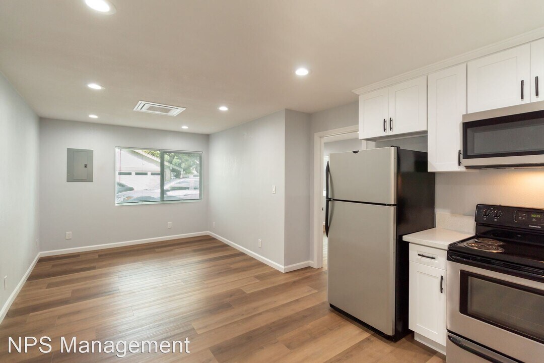 4786 E Malta St in Long Beach, CA - Building Photo