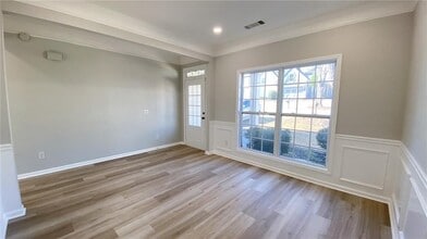 325 Pintail Ct in Suwanee, GA - Building Photo - Building Photo