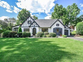 79 Reid Ave in Port Washington, NY - Building Photo