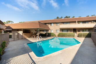 North View Terrace in Montebello, CA - Building Photo - Interior Photo