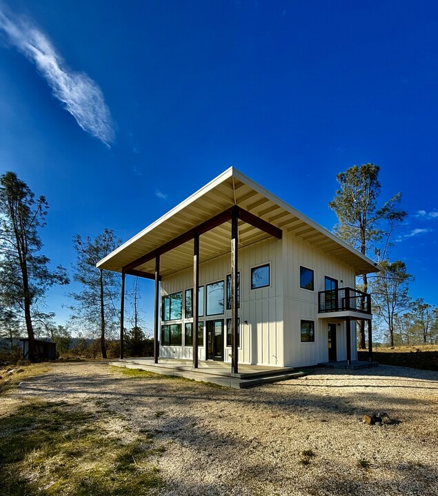 13967 Monte Vista Dr in Nevada City, CA - Building Photo