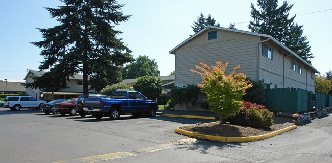 Cambridge Townhomes Apartments in Vancouver, WA - Building Photo - Building Photo