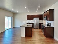 2307 E Surry Way in Eagle Mountain, UT - Foto de edificio - Building Photo