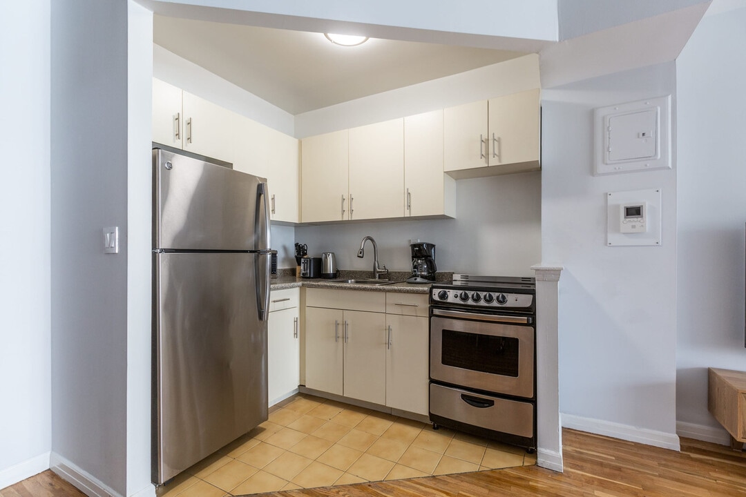 417 E 83rd St in New York, NY - Building Photo