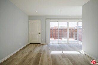 1116 San Rafael Ave in Glendale, CA - Building Photo - Building Photo