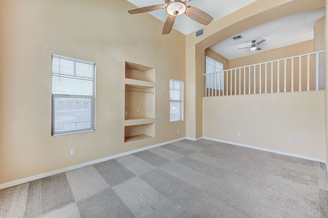 2760 Red Vista Ct in Henderson, NV - Building Photo