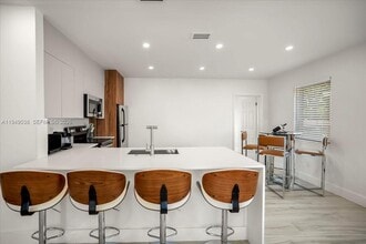 70 NW 47th Terrace in Miami, FL - Building Photo - Building Photo