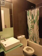 300 Front St W in Toronto, ON - Building Photo - Building Photo