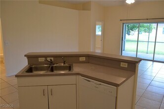 1325 SE 8th Ave in Cape Coral, FL - Building Photo - Building Photo