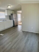 321 Empire Dr in St. Albans, WV - Building Photo