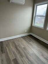 233 W Madison St, Unit 10 in Rochester, PA - Building Photo - Building Photo