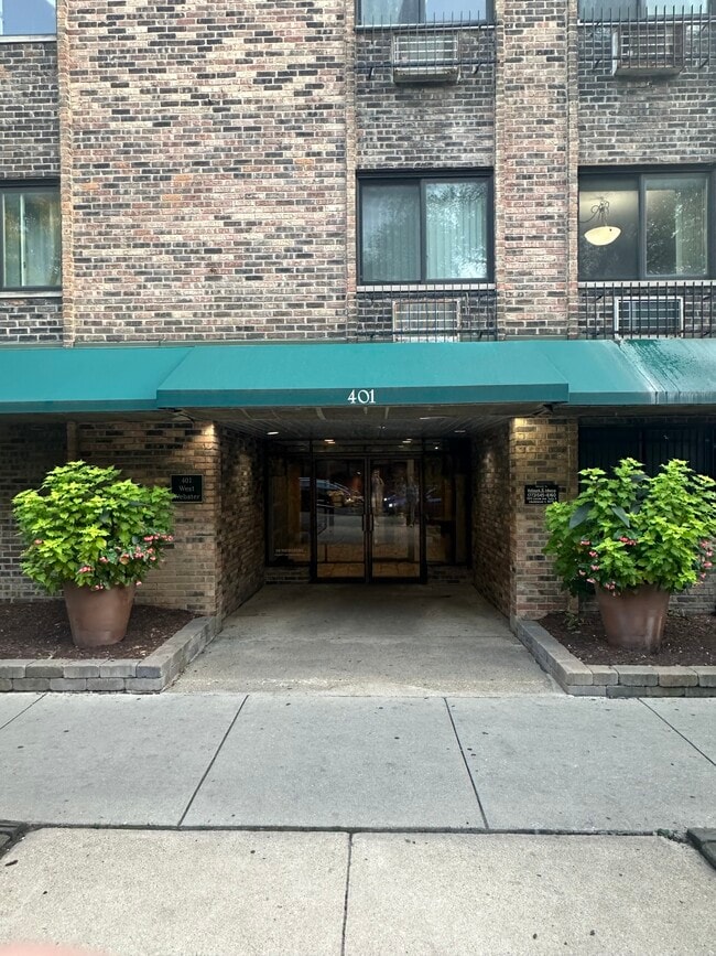 401 W Webster Ave, Unit 504