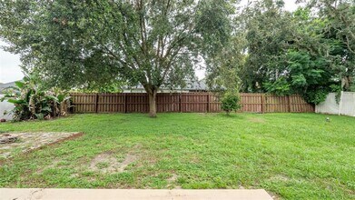 11144 Sheffield Rd in Spring Hill, FL - Building Photo - Building Photo