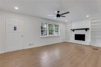 2928 Dover Dr NW in Duluth, GA - Foto de edificio - Building Photo