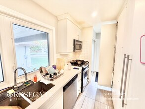 63 Sweetbriar Dr in Kitchener, ON - Building Photo - Building Photo