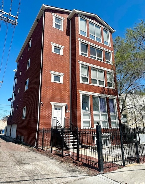 property at 214 E 37th St