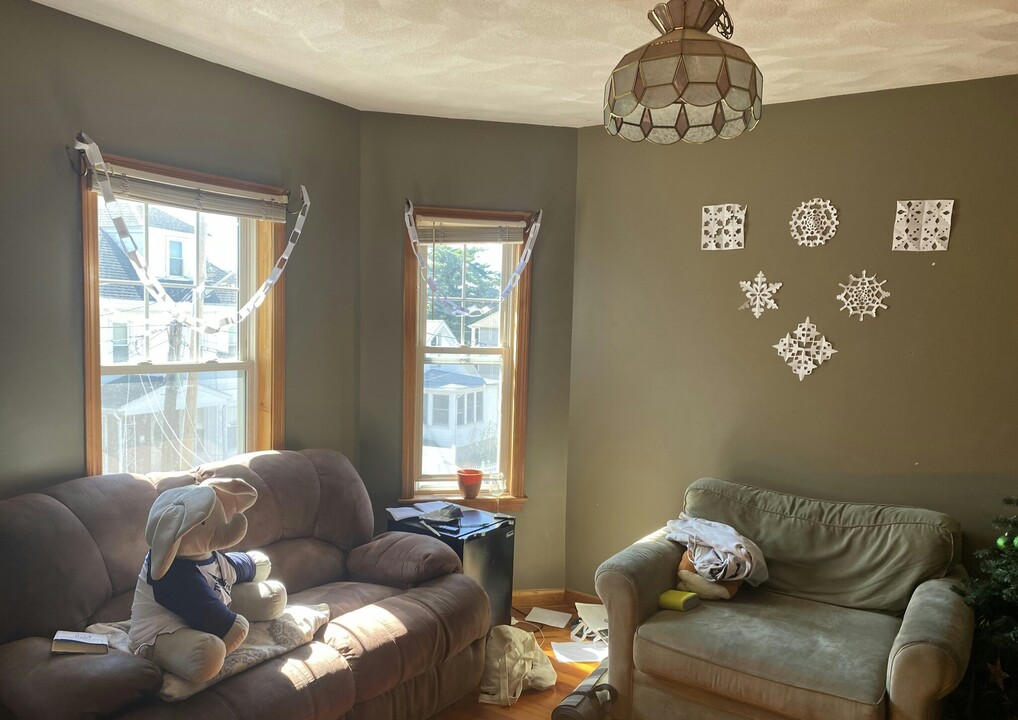 27 Princeton St, Unit 2 in Medford, MA - Building Photo