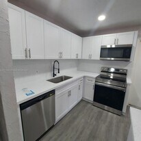 790 NW 17th St in Pompano Beach, FL - Building Photo