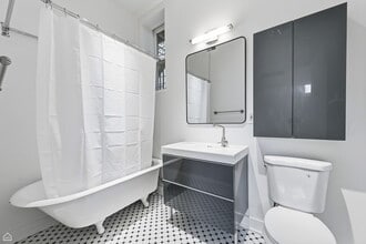 947 N Kedzie Ave, Unit 1 in Chicago, IL - Building Photo - Building Photo