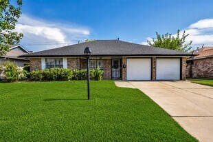 5426 Fairgreen Ln in Houston, TX - Building Photo