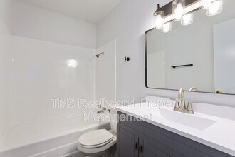 8421 Kessler St in Overland Park, KS - Building Photo - Building Photo