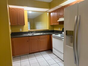 2541 NW 56th Ave in Lauderhill, FL - Building Photo - Building Photo