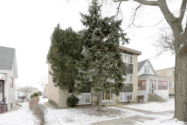 1937 S 17th Ave in Broadview, IL - Foto de edificio - Building Photo