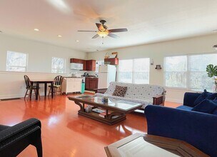 612 Pelham Rd in Fort Walton Beach, FL - Building Photo - Building Photo