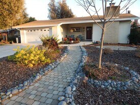 1424 Union Dr in Davis, CA - Building Photo