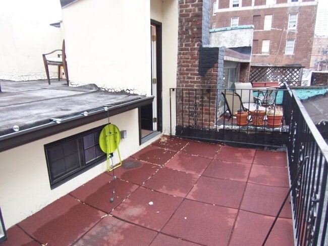 property at 163 W 73rd St
