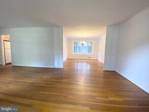 615 Smallwood Rd in Rockville, MD - Building Photo - Building Photo