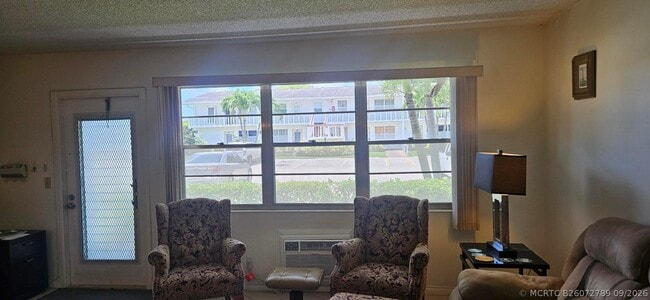 property at 27 Newport Ct
