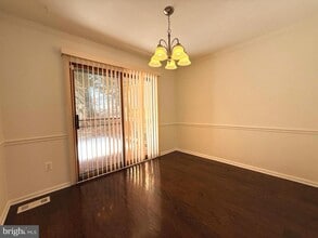 5726 Edgewater Oak Ct in Burke, VA - Building Photo - Building Photo