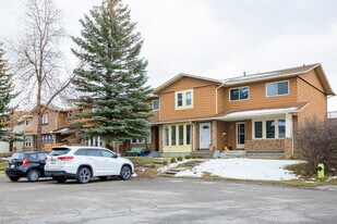 111 Midbend Pl SE in Calgary, AB - Building Photo