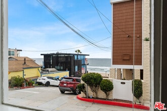 115 44th St in Manhattan Beach, CA - Building Photo - Building Photo