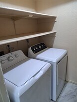 9797 Leawood Blvd in Houston, TX - Building Photo