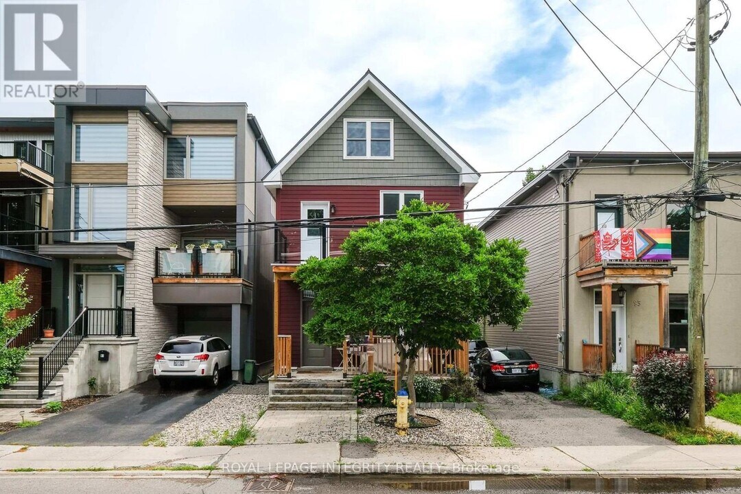 93 Hamilton Ave N in Ottawa, ON - Building Photo