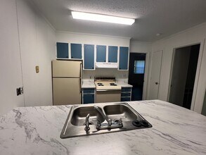 235 Corona St, Unit 304 in Winston-Salem, NC - Building Photo - Building Photo