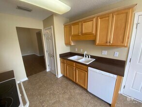 9064 Brookside Ln in Daphne, AL - Building Photo - Building Photo