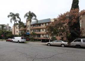 455 S Berendo St in Los Angeles, CA - Building Photo