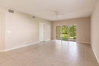 27500 Palmesta Circle in Bonita Springs, FL - Foto de edificio - Building Photo