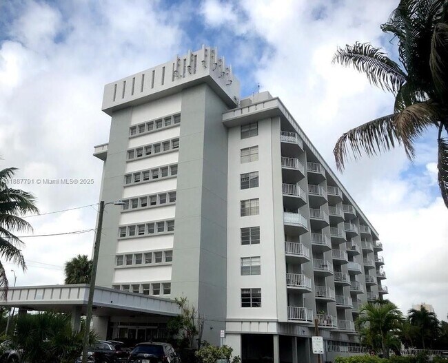 16710 NE 9th Ave in North Miami Beach, FL - Building Photo - Building Photo